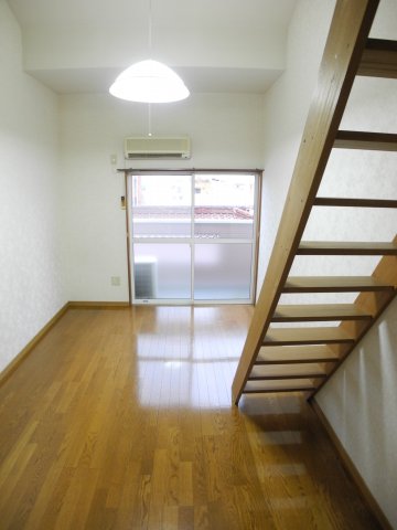 居室・リビング　※同じ間取りの別号室お部屋の写真です※