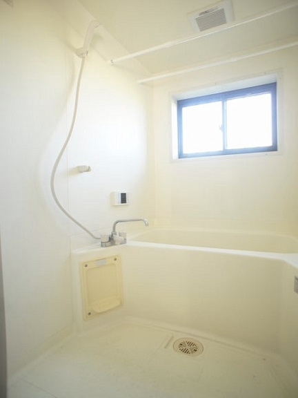 バス・シャワールーム　日々の疲れをリセットできる浴室です♪