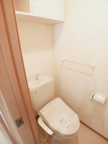 トイレ　落ち着いたトイレです