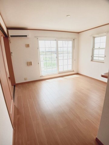 居室・リビング　こちらのリビングで趣味の時間をお楽しみください