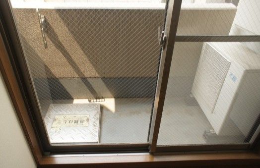 バルコニー　明るい日差しが降り注ぐバルコニーです！