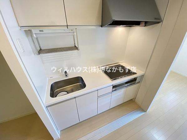 キッチン　３口ＩＨコンロ付きシステムキッチン！