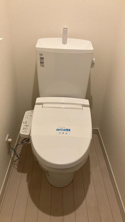 トイレ　別部屋反転間取りの参考写真です。