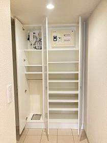 収納　クローゼット付き