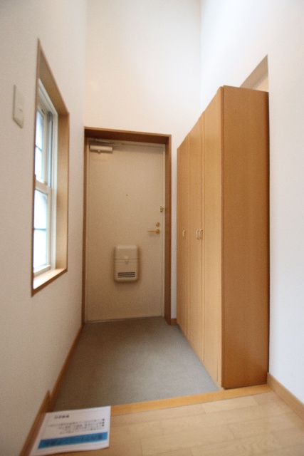 玄関　※別室の参考写真の為、現況優先です。