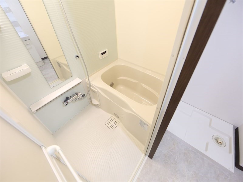 バス・シャワールーム　追い焚き・オートバス機能付お風呂