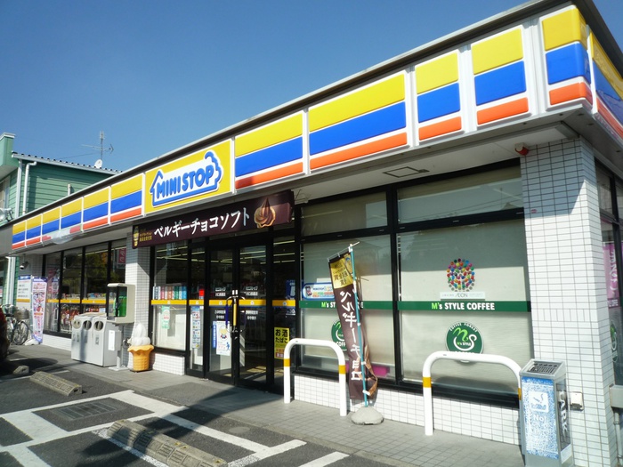 コンビニ　ミニストップ（コンビニ）まで140m