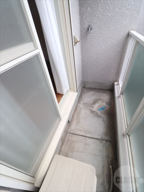 バルコニー　日当たりの良いバルコニー