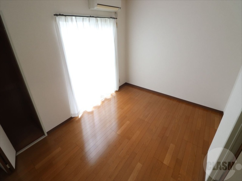 居室・リビング　６．２帖の洋室です