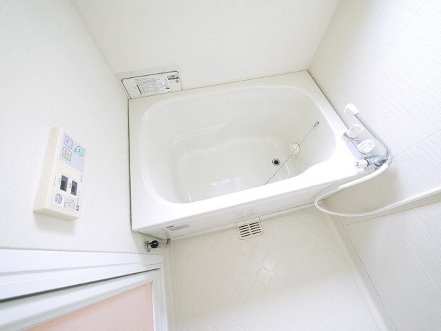 バス・シャワールーム　お風呂で日々の疲れを落としましょう