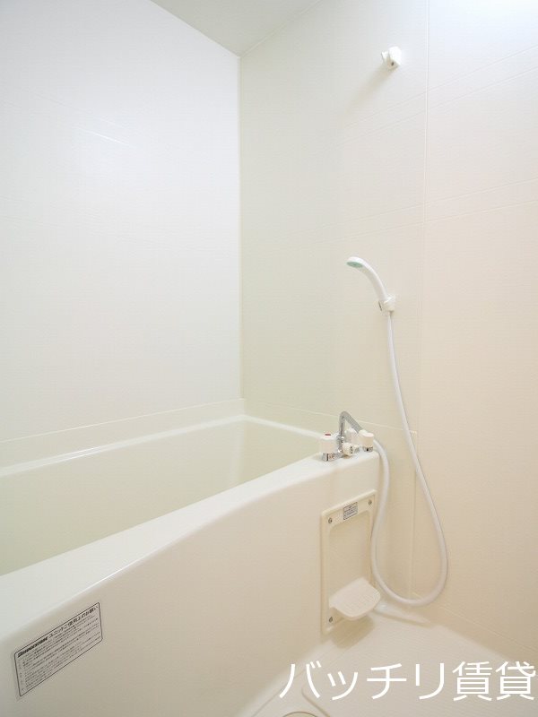 バス・シャワールーム　同型タイプの為、現状を優先いたします