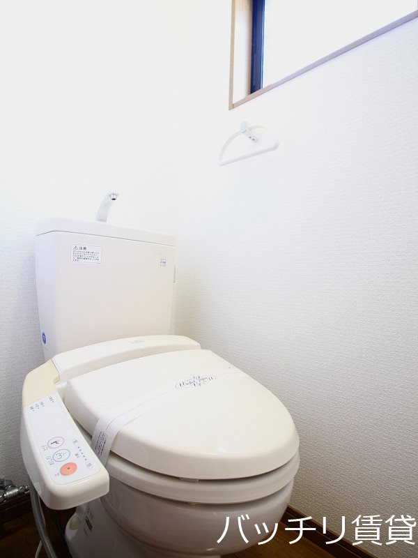 トイレ　同型タイプの為、現状を優先いたします