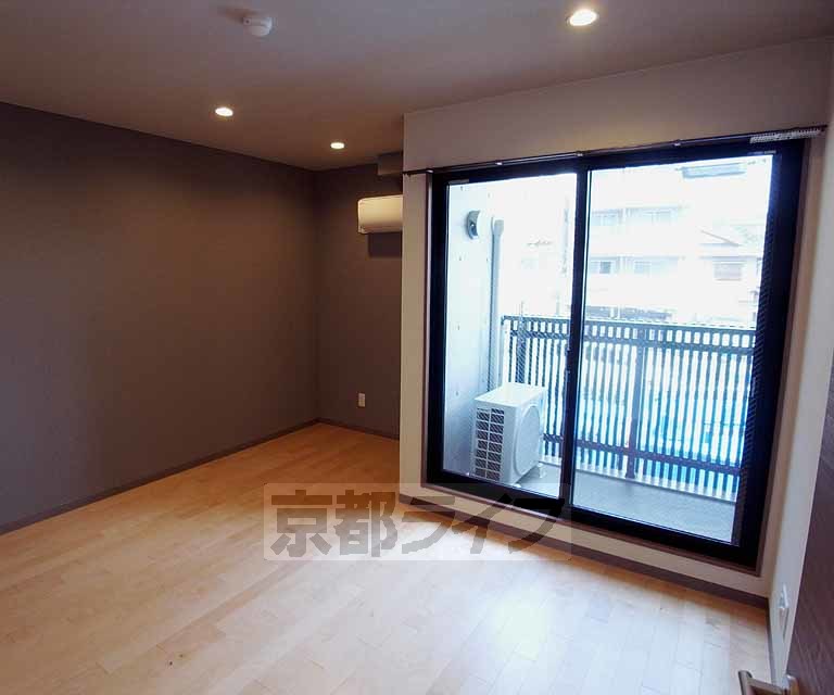 居室・リビング　ダウンライトがオシャレ感を醸し出したお部屋です