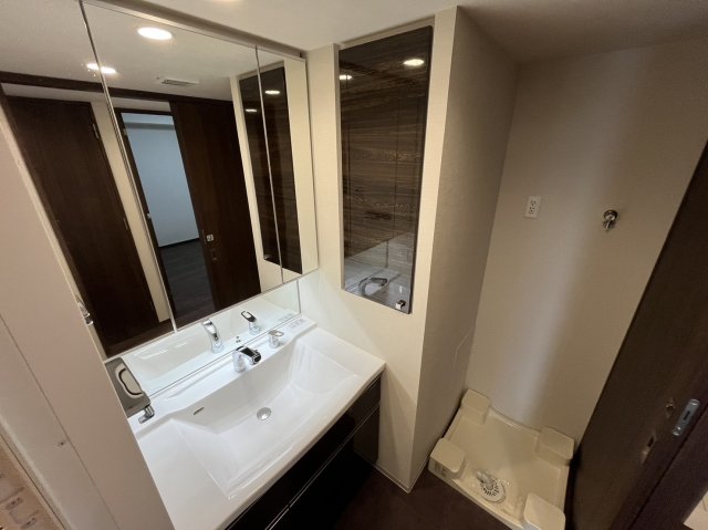 洗面設備　プレサンスグラン栄THE TOWER