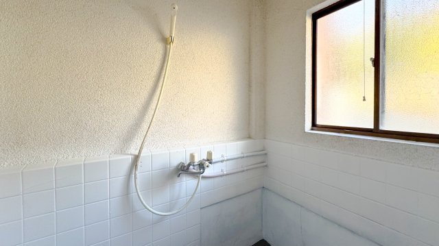 バス・シャワールーム　※反転タイプの間取りとなります。