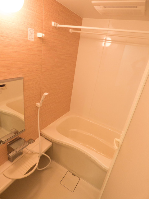 バス・シャワールーム　追焚・暖房乾燥機能付バスルーム