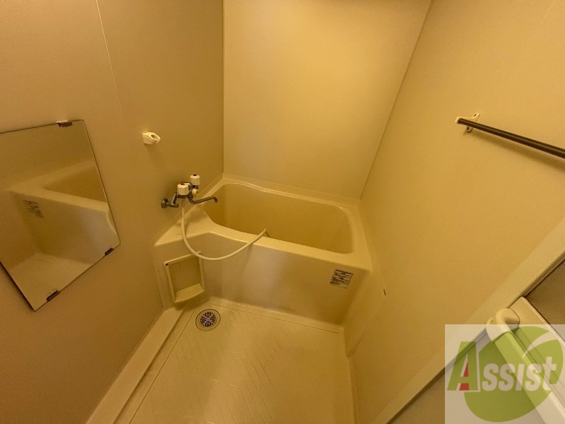 バス・シャワールーム　ユニットバスです。疲れを癒すのに欠かせませんね！