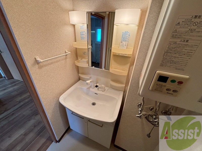 洗面設備　こちらに洗面台があります。朝の洗顔はこちらで。