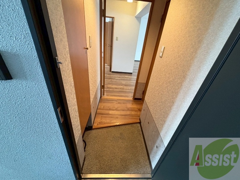 玄関　玄関の様子です。明るい印象ですね。気分もあがりそう。