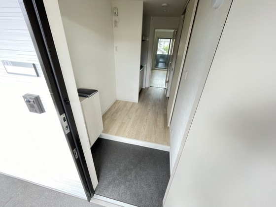 玄関　※別部屋の写真です