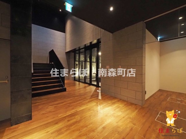 エントランス　「暮らしの設計図は、ここから始まります。」