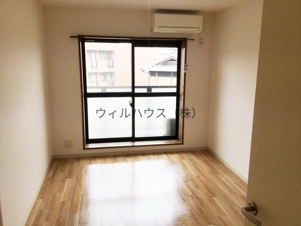 居室・リビング　明るいお部屋です！