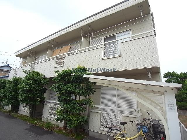 建物外観　駐輪場