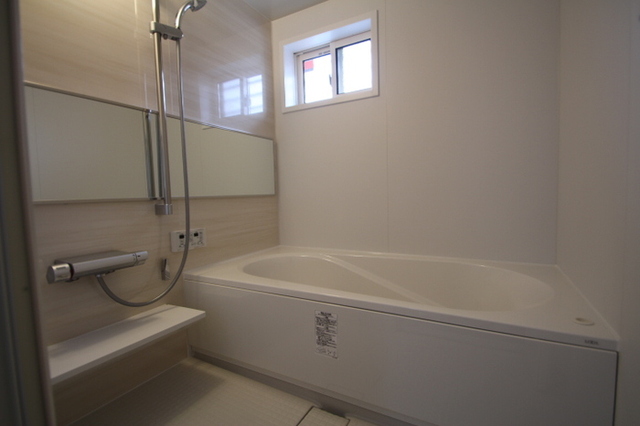 バス・シャワールーム　２０２　浴室