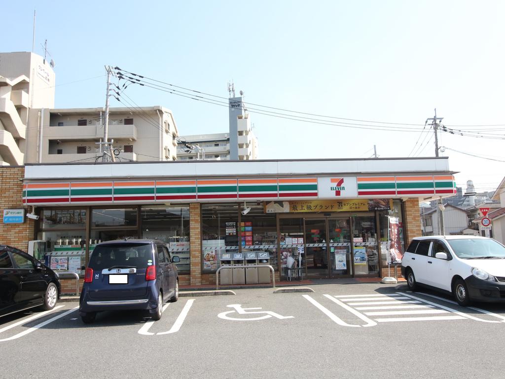 コンビニ　セブンイレブン八幡紅梅1丁目店（コンビニ）まで421m