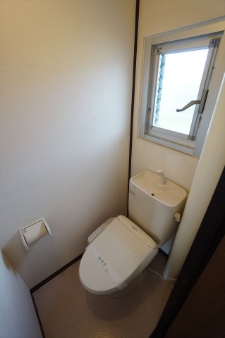 トイレ　温水洗浄便座有り