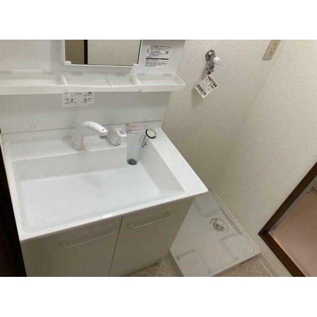 洗面設備　※同仕様写真含む