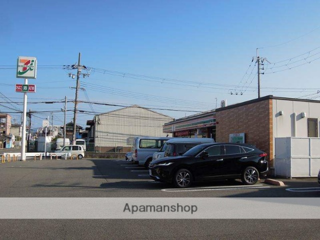 コンビニ　セブンイレブン（コンビニ）まで257m