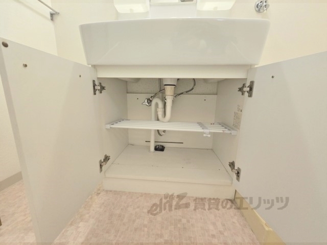 洗面設備　収納