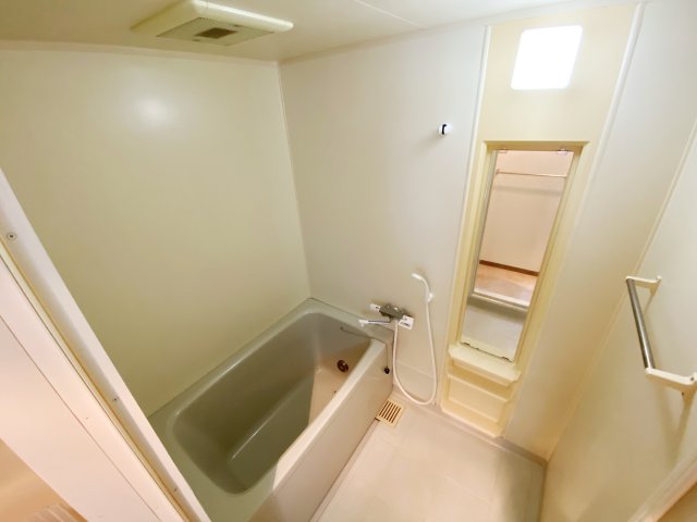 バス・シャワールーム　別号室の参考写真です。