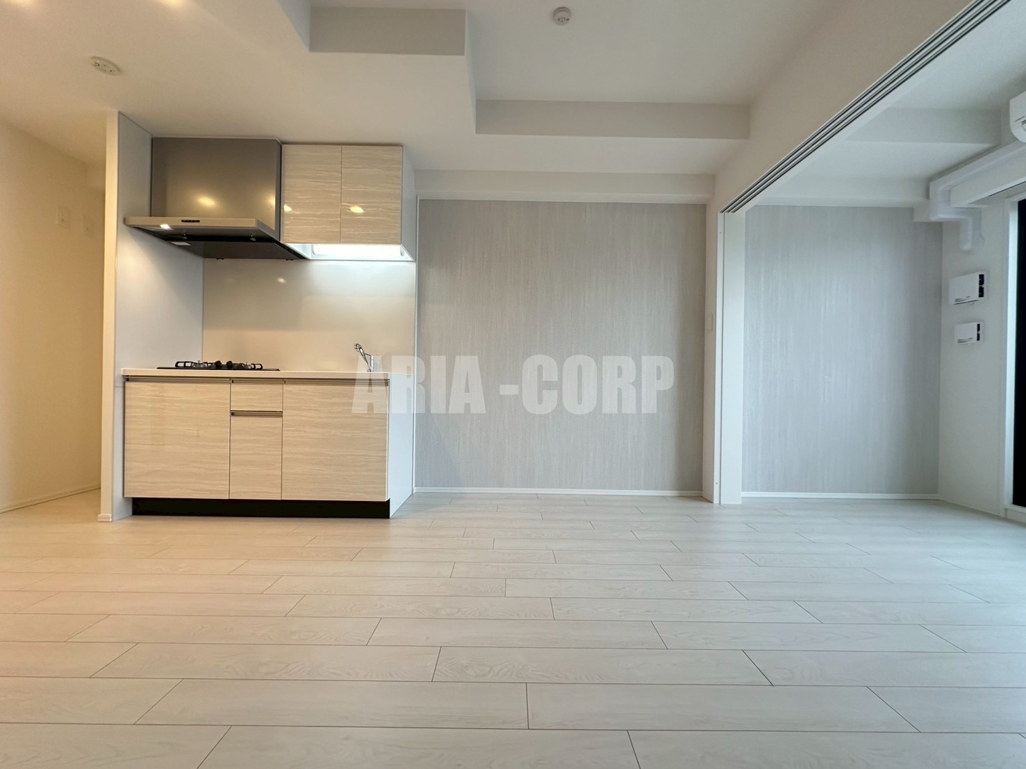 居室・リビング　白基調のお洒落な空間◎明るいお部屋です♪ペット同居可能です◎