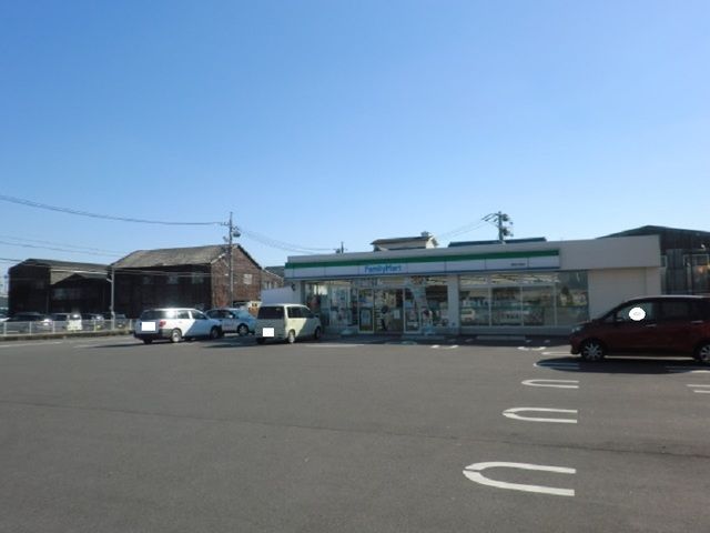 コンビニ　ファミリーマート桑名江場店（コンビニ）まで400m