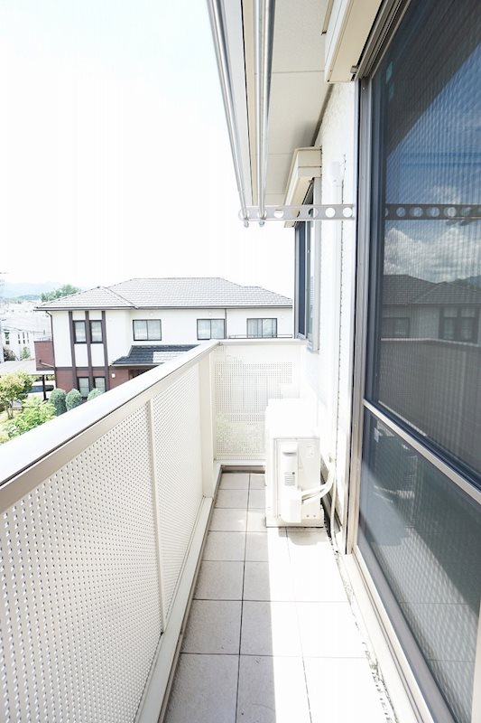 バルコニー　日当たり良好で洗濯物が素早く乾きます☆