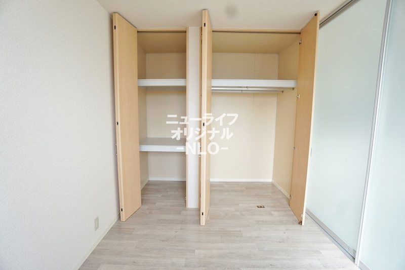 収納　衣類から布団、季節物までたくさん収納可能なクローゼット☆