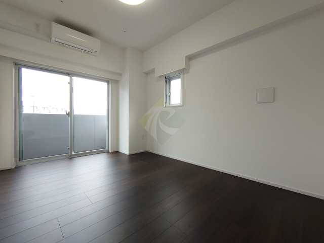 居室・リビング　室内見学承ります。当店掲載物件以外もまとめてお問合頂けます。