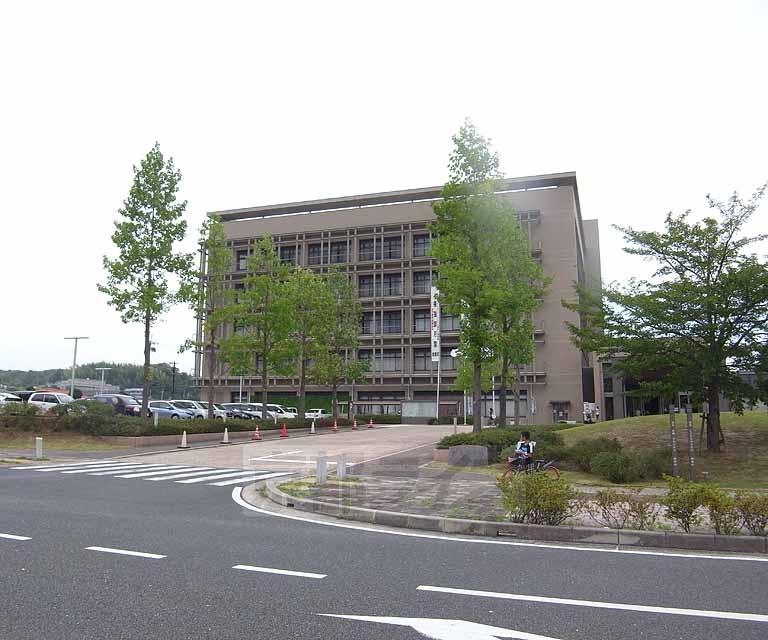 役所　精華町役場（役所）まで365m