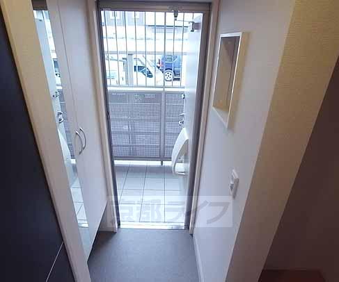 玄関　大きなシューズボックス付き。