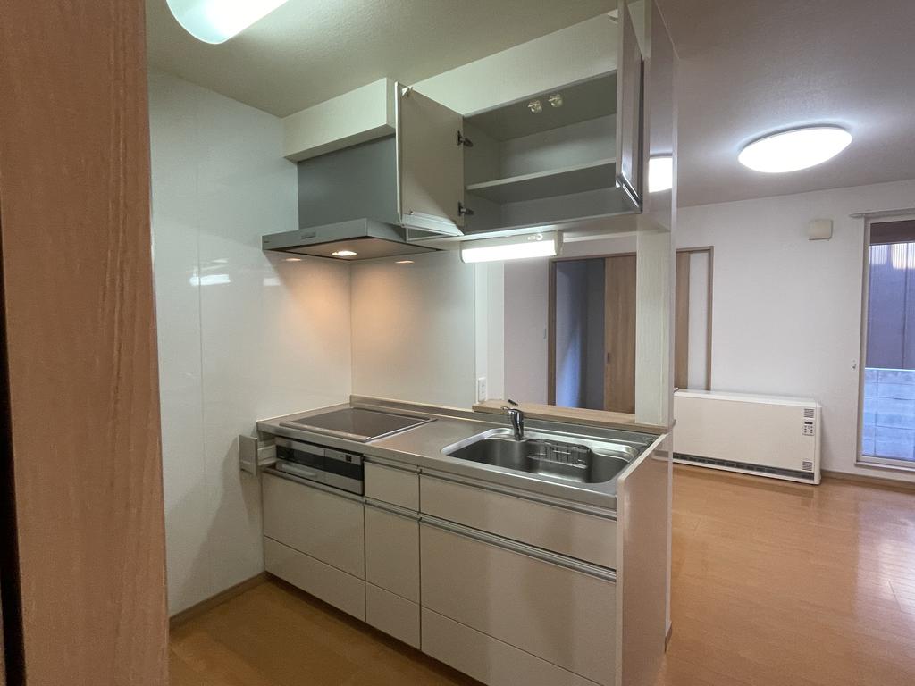 キッチン　IHクッキングヒーター