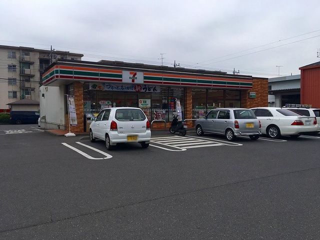コンビニ　セブンイレブン（コンビニ）まで400m