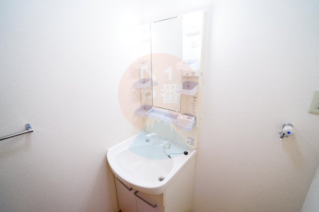 洗面設備　うれしい独立洗面台です。