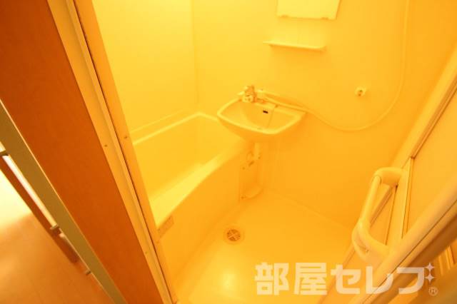 バス・シャワールーム　※ほかの部屋の写真です。