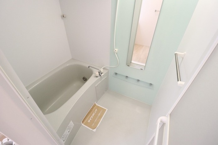 バス・シャワールーム　追い焚き給湯式浴室・浴室換気乾燥機付