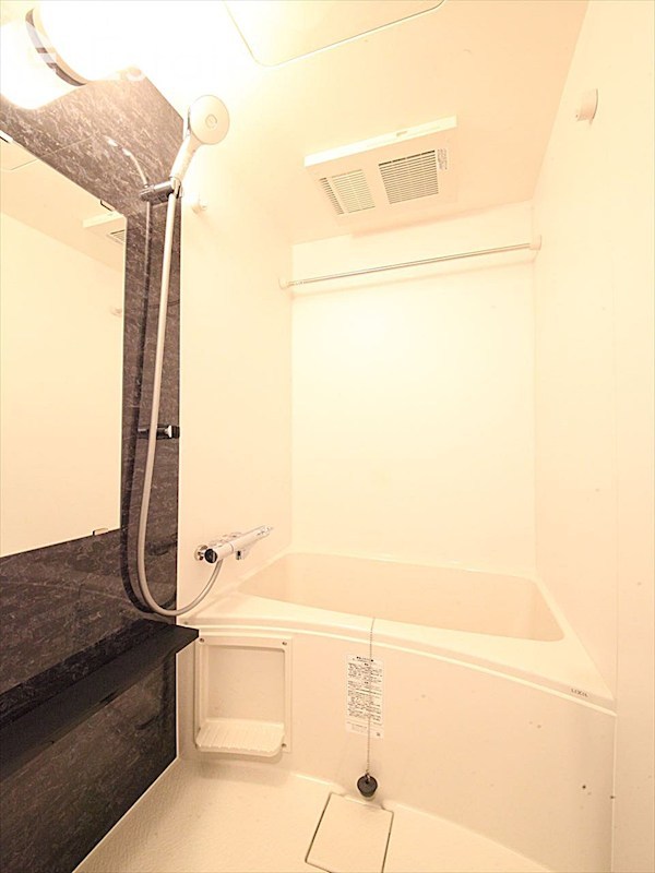 バス・シャワールーム　バスルーム