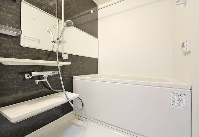 バス・シャワールーム　落ち着く雰囲気のお風呂です