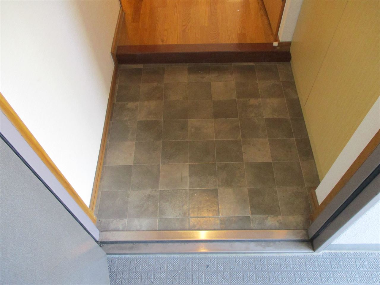 玄関　セントラルハイツ金山