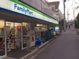 コンビニ　ファミリーマート 笹塚三丁目北店（コンビニ）まで72m
